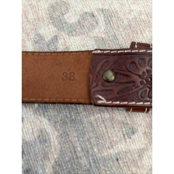 Crumrine Vintage Silver Dollar Hand Tooled Cowhide Embossed Leather Buckle 38 - Picture 5 of 6